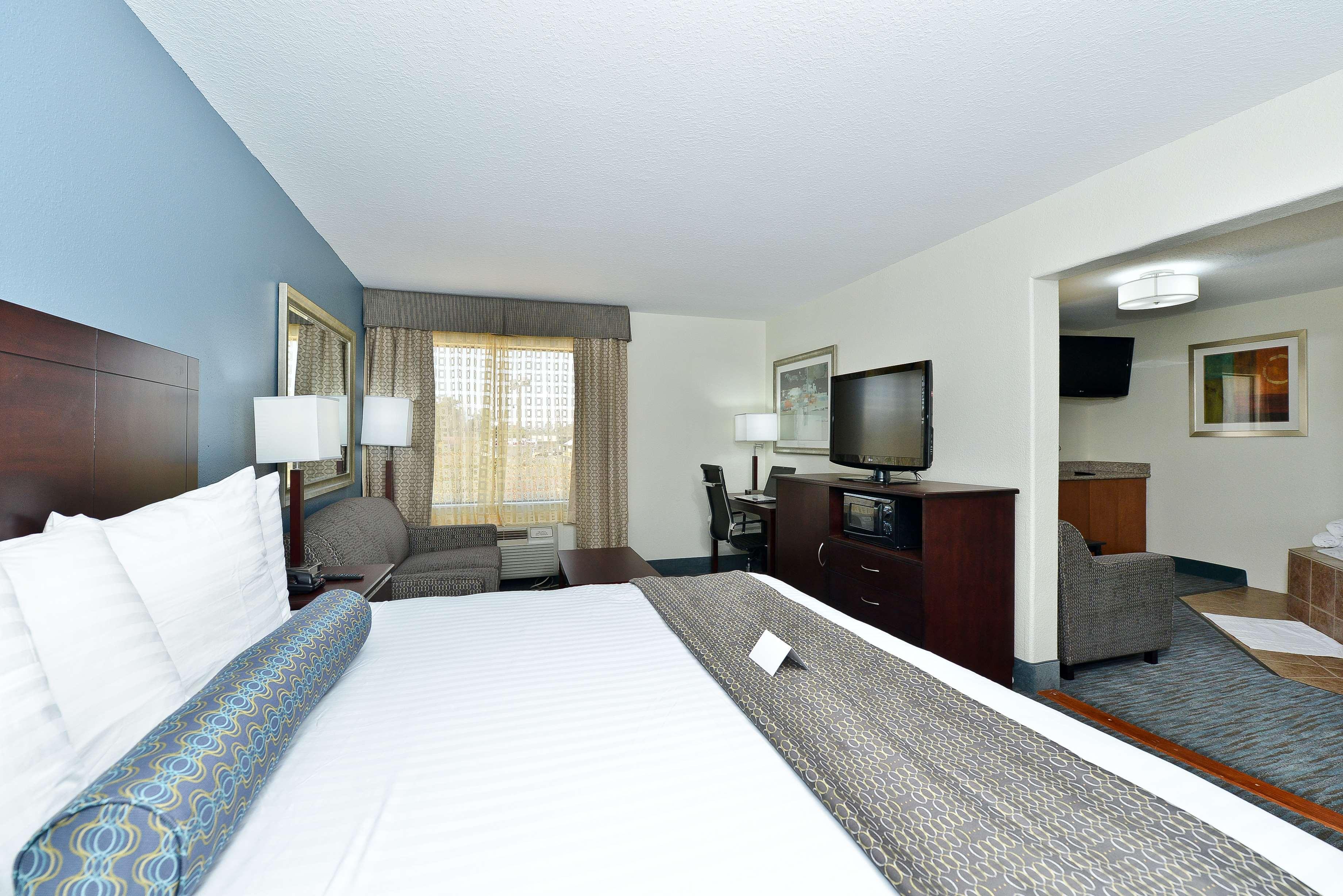 Best Western Plus Orange County Vidor Екстер'єр фото