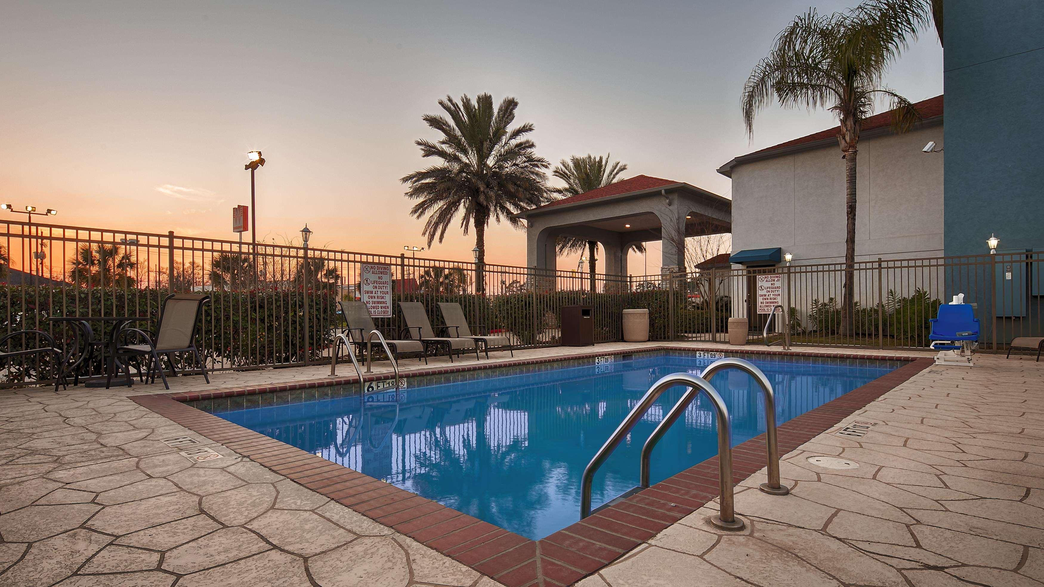 Best Western Plus Orange County Vidor Екстер'єр фото