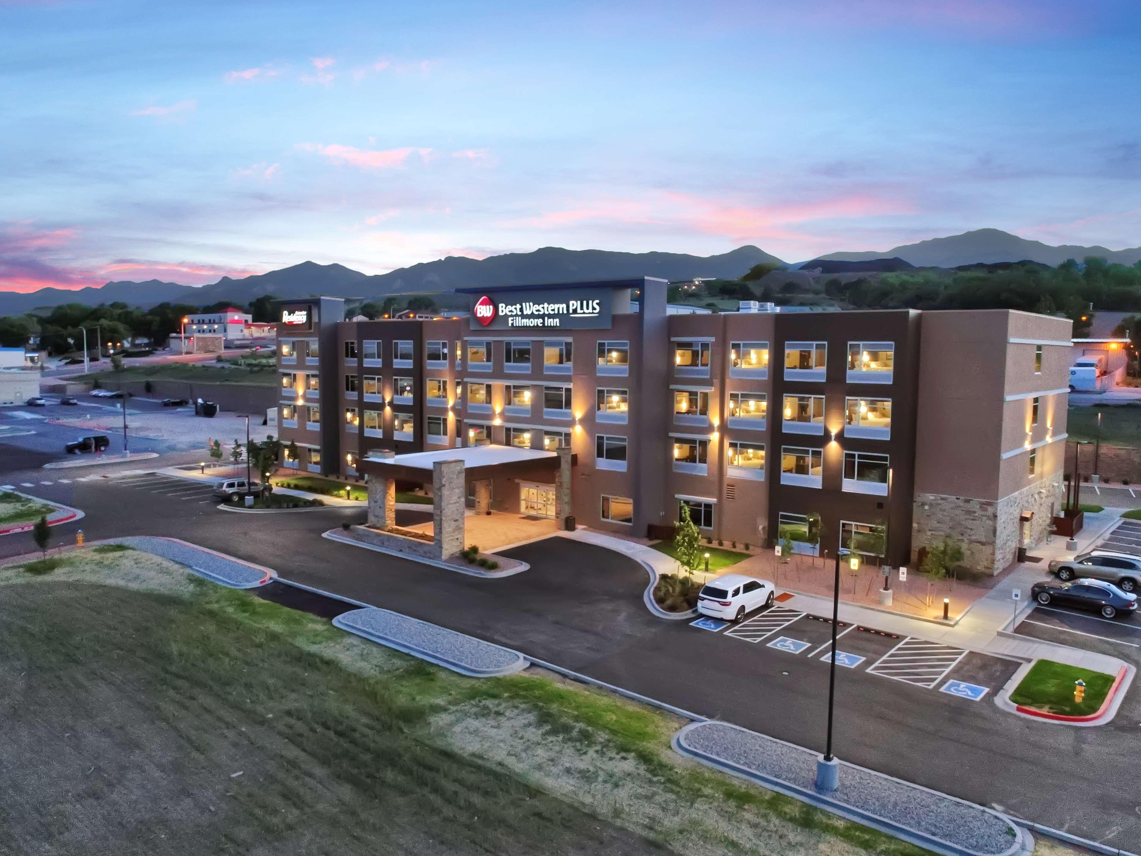 Best Western Plus Orange County Vidor Екстер'єр фото